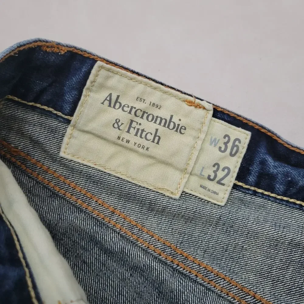 Abercrombie & Fitch **top button